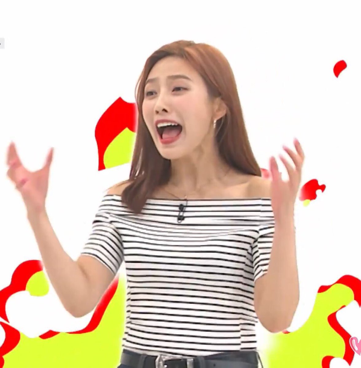 kweunbb's tweet photo. this is unacceptable, at least give us some notice or wtv NOT JUST LEAVING US HANGING HELLO LET  ME HIT YOU WITH MY MANDU BONG

#IRENE #SEULGI #RedVelvet_IRENE_SEULGI #RedVelvet_IRENE_SEULGI_Monster #MonsterISwhere #MonsterIsNotHere #SMAPOLOGIZE https://t.co/bm6GopxDvJ