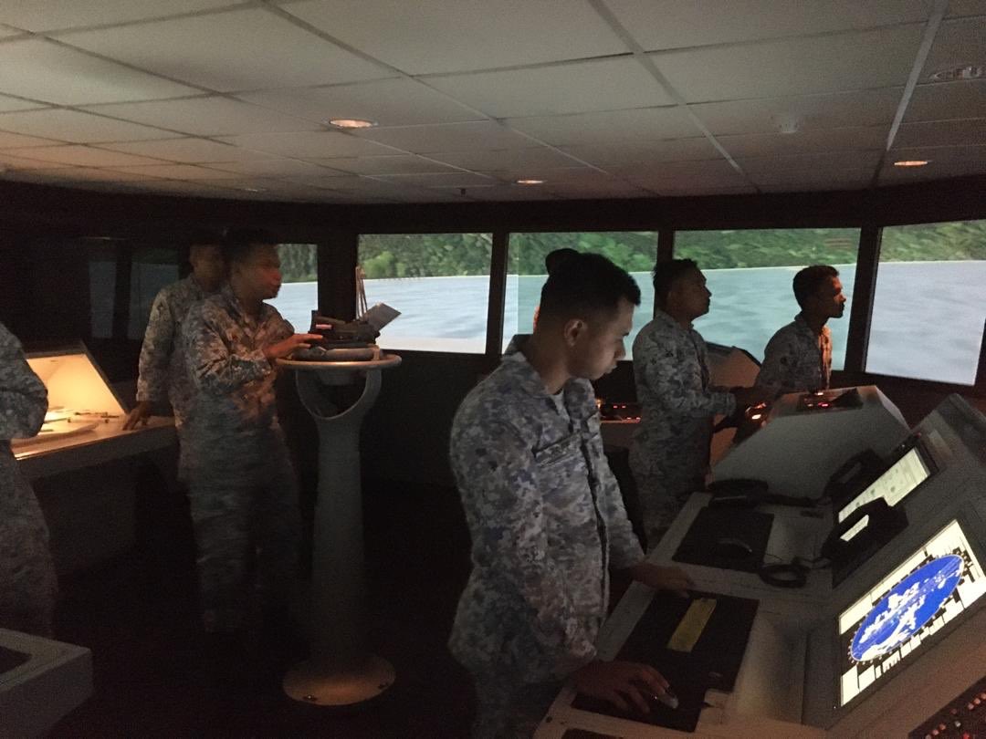 kdptldm's tweet photo. Lembaga Kompetensi Awasan Navigasi (LKAN) 5/20 sedang berlangsung bermula 5 - 16 Jul 20.  Seramai 26 orang pegawai muda dari KAPX 10 dan 11 mengambil bahagian.
#NavyNews
#LKAN
#WASPADA
@tldm_rasmi 
@MPPL_TLDM 
@reza_azeranil63
@imtkhalid
@jamaludinsairi https://t.co/eogLAIbHUY