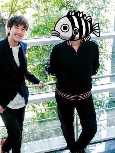 IsaStrawhat's tweet photo. 1. Sim, Oda não gosta de mostrar seu rosto. Existem histórias de mangakas que sofreram hate depois de revelar seu rosto. Em uma entrevista para Switch (2009) Oda disse que Luffy e os mugiwaras que são famosos, por isso eles que tem que aparecer. https://t.co/xeLaf45YGg