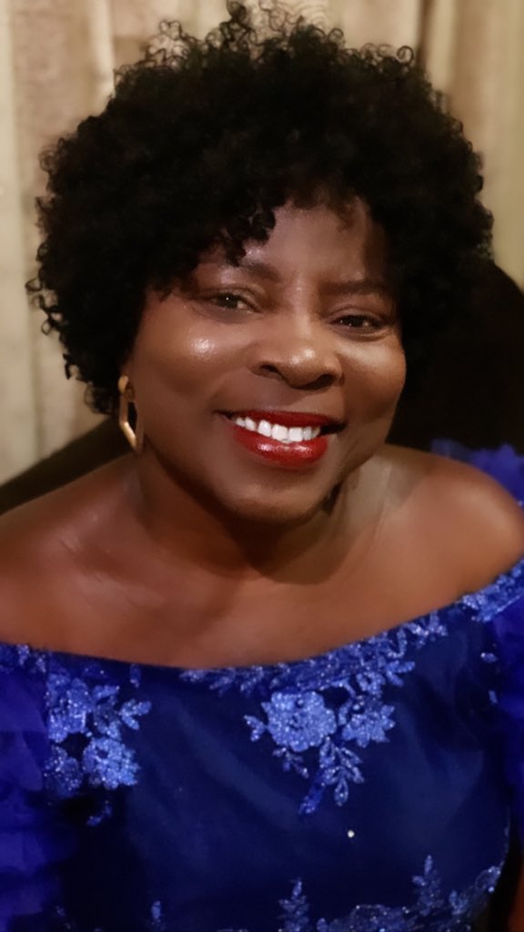 Adina_Thembi's tweet photo. Happy birthday to my beautiful mama!🌹🌹🌹 https://t.co/kgTXSCfXiS