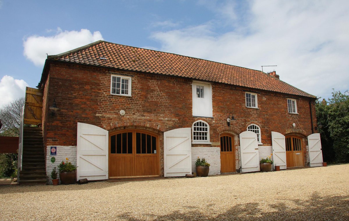 manorhstables's tweet photo. We've reopened the doors to our lovely holiday cottages at the Manor House Stables and would like to welcome you back!  We've introduced practices so guests are safe and the ‘We’re good to Go’ mark shows we are following Covid-19 industry guidelines @visitlincoln @NorthKestevenDC https://t.co/yBRbRyKden