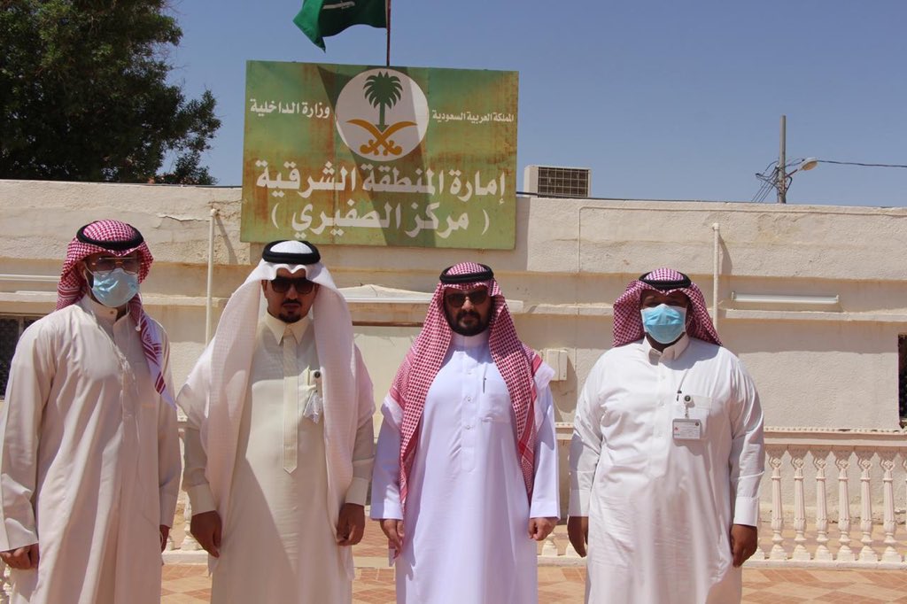 HFR_AJL's tweet photo. تحت شعار نخدمك في مكانك..
قام مكتب وزارة البيئة والمياه والزراعة بمحافظة #حفرالباطن اليوم الاثنين بتوزيع اللقاحات البيطرية للمستفيدين المسجلين في منصة أنعام بمركز #الصفيري .
#عاجل_حفرالباطن https://t.co/cpVGpvdWSI