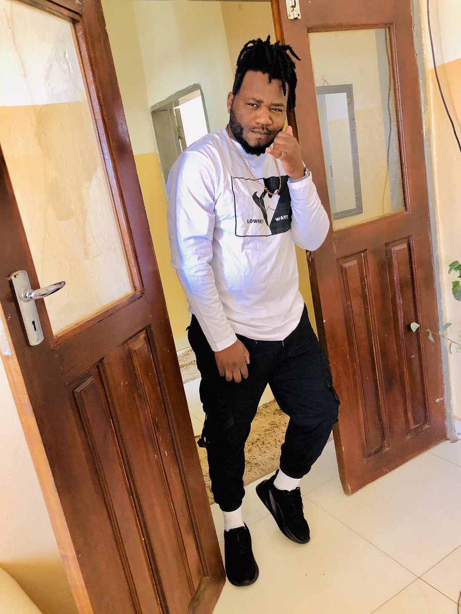 DimpowilliamsZm's tweet photo. Zambia’s favorite chubby guy 😂 in a lowkey-wavy #Zambianbrucelee https://t.co/TCDjJiysSp