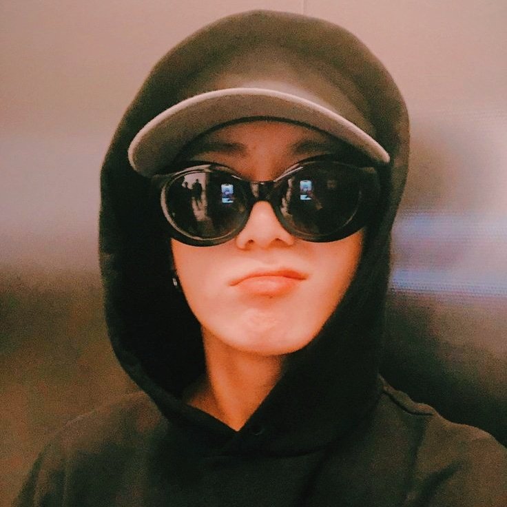 aegustdx's tweet photo. ＊*•̩̩͙✩•̩̩͙*˚𝙇𝙞𝙛𝙚 𝙞𝙨 𝙖 𝙜𝙖𝙢𝙚. 𝙋𝙡𝙖𝙮 𝙬𝙞𝙩𝙝 𝙞𝙩. 𝙔𝙤𝙪 𝙛𝙖𝙡𝙡, 𝙮𝙤𝙪 𝙧𝙞𝙨𝙚. 𝙔𝙤𝙪 𝙟𝙪𝙨𝙩 𝙣𝙚𝙚𝙙 𝙖 𝙧𝙚𝙢𝙚𝙙𝙮˚*•̩̩͙✩•̩̩͙*˚＊

-𝓙𝓪𝓶𝓪𝓲𝓼 𝓥𝓾  @BTS_twt
#ARMYSelcaDay https://t.co/EOHox9xxgz