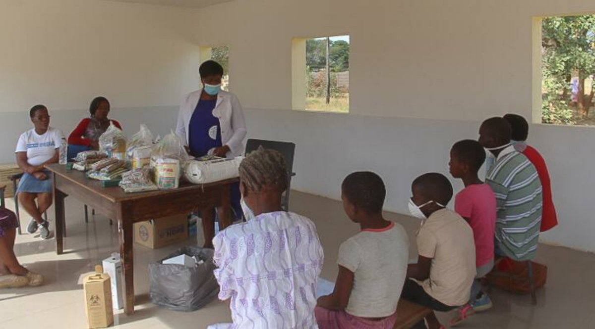 ChampionsFrLife's tweet photo. “With your gift, you are providing the Champions with food.” The food donation distribution was a success with the help of Celebration Goromonzi. Thank you to you all who made this day possible. #ChampionsForLifeInt https://t.co/XxNofng42e