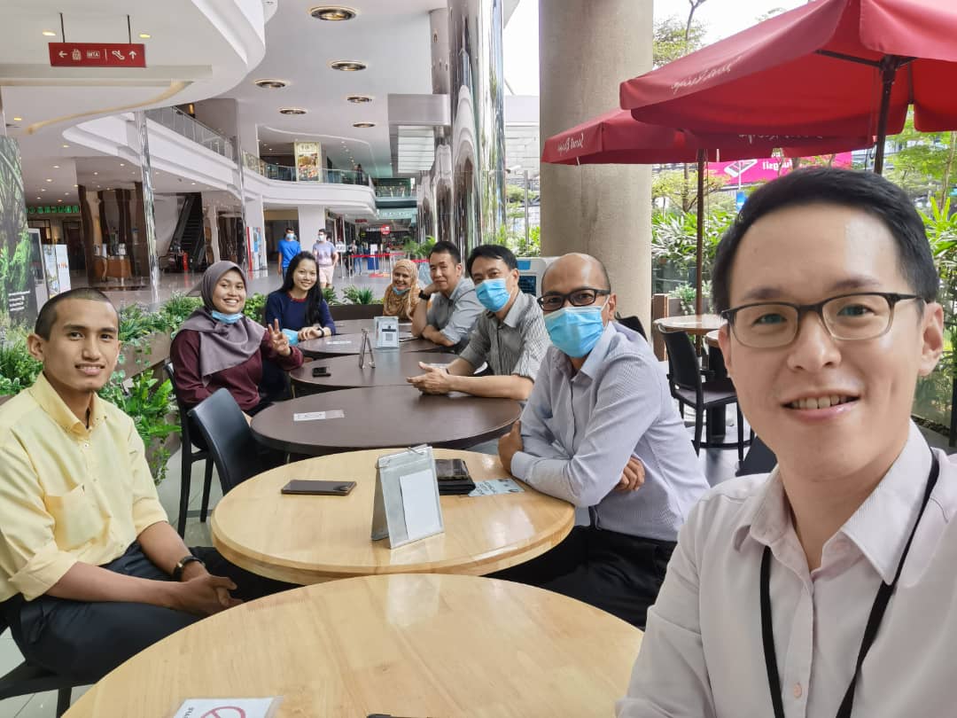 mohdjuwaidi95's tweet image. Department-mates. These guys are something else. They thought me a lot of new things. I may learn them slowly, but they will surely benefit me in the future. 😊

#TechnicalDepartment #LoyalEngineering #BEWG #ProtegeMy