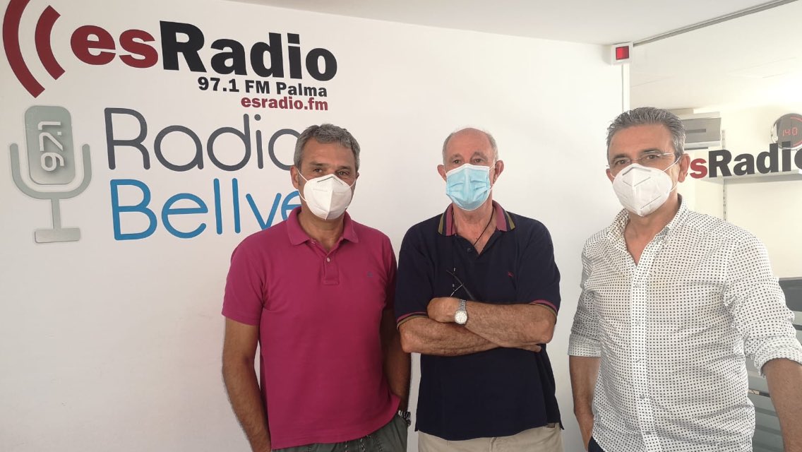 Oleagaenelarea's tweet photo. Analizamos la situación del @RCD_Mallorca con #PepCrespi , @lopezsahuquillo @ParisPerpinya @ToniPont en @esRadio971 a las 13,30 h. y redifusion a las 19,30 h. @Oleagaenelarea https://t.co/DCOtIP3Exd