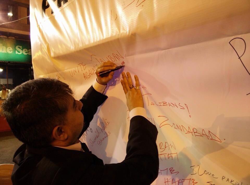 . @abidifactor - “everyone’s best friend & loved by all” .... a pictorial thread !!  #HBD_AbidiShaheed