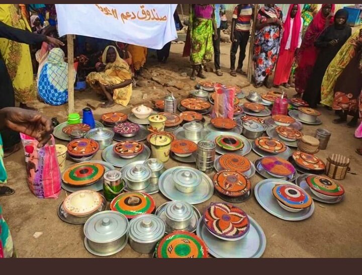 التضامن على نطاق واسع من كل فئات المجتمع مع #اعتصام_نيرتتـي هو ثمرة جهود ورفع الوعي في #اعتصام_القياده_العامه بين كل الفئات العمريه ومختلف القبائل والتكوينات الطائفيه بأن السودان للجميع وأن لا عنصريه ولا احقاد بين ابناء الوطن الواحد وكل م حدث من حكومة الانقاذ تصرف فردي ألحق الضرر