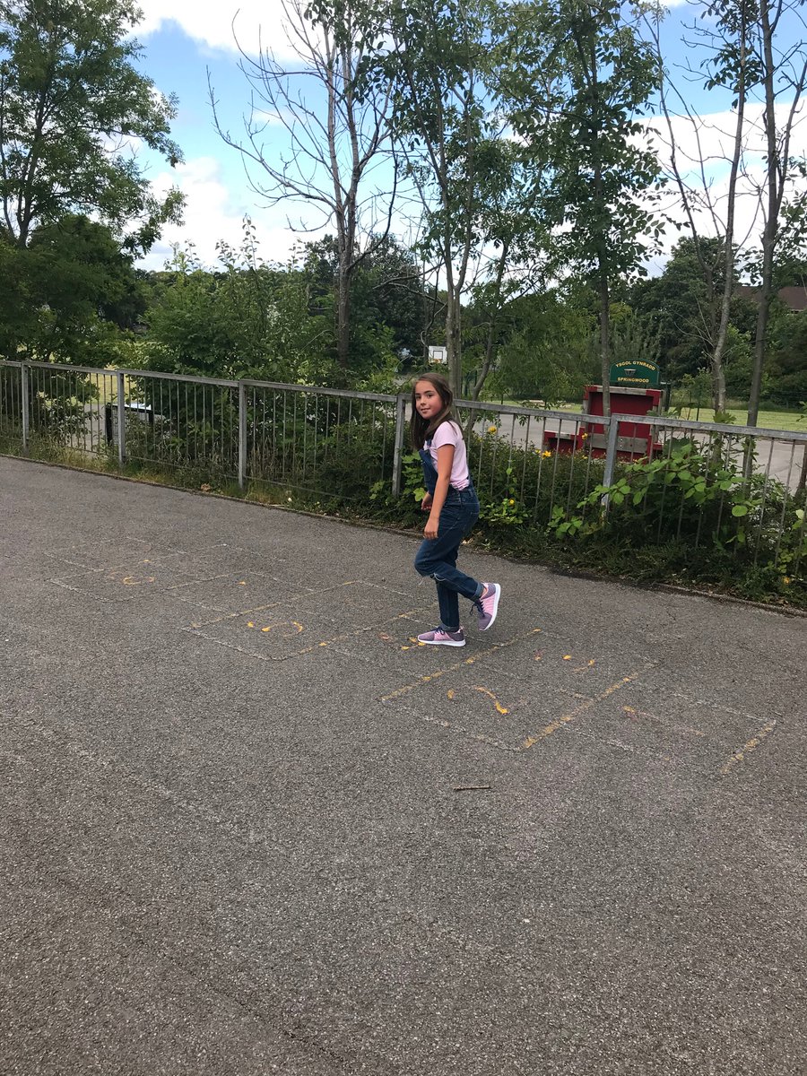 Springwood_Prm's tweet image. #springraglan are exploring the outdoor play area today with their friends that they have missed. All at a two metre distance