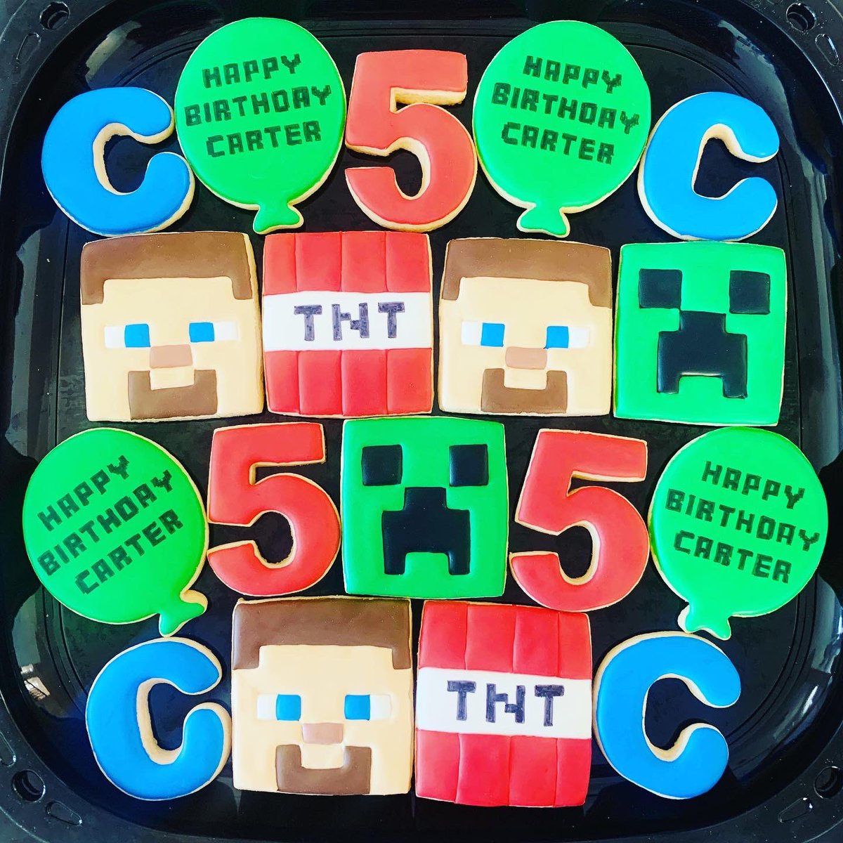NadiaGundert's tweet photo. Minecraft birthday cookies #cookiedecorating #sweettreatsbynadia #minecraft #minecraftbirthday #minecraftcookies #videogamecookies #ygklocal https://t.co/PoKle3YgJP