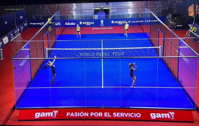 GAM_Soluciones's tweet photo. Vuelve el pádel al Madrid Arena con el Estrella Damm Open, donde GAM Eventos es proveedor oficial.
Con grandes dosis de emoción sobre la pista azul, el WPT confirmó el regreso de su disciplina a España bajo estrictas medidas de seguridad.
#GAMEventos #WPTEstrellaDammOpen https://t.co/Umfrf73oj6