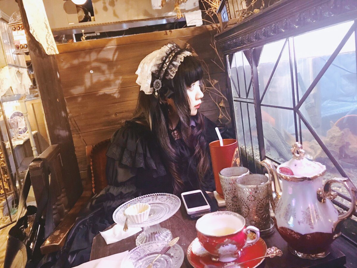 ラズ בטוויטר 高円寺の喫茶店 エセルの中庭 が凄く好みでした 魔女の隠れ家 魔法学校の教室 人形師の家の中庭 宝石研究者の書斎 そんな言葉が似合う雰囲気と エセル と物語を紡げる可愛らしいメニューが印象的で お紅茶も香りが良くて美味しかったです