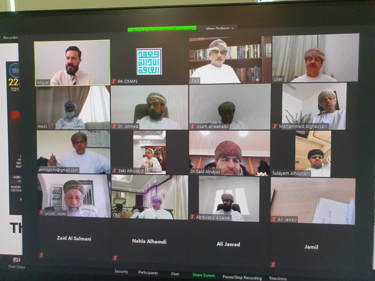 ipaoman's tweet photo. أثناء رعايته لإفتتاح المنتدى الإفتراضي "إستشراف المستقبل والتحديات التي تواجه العالم بعد الجائحة" معالي الشيخ وزير الخدمة المدنية رئيس مجلس إدارة معهد الإدارة العامة:أدوات العمل الإداري الحكومي في العالم بعد الجائحة لن تكون كما هي ورؤية عمان 2040 تملك المرونة للتكيف مع المتغيرات. https://t.co/vRRBF1mTkE