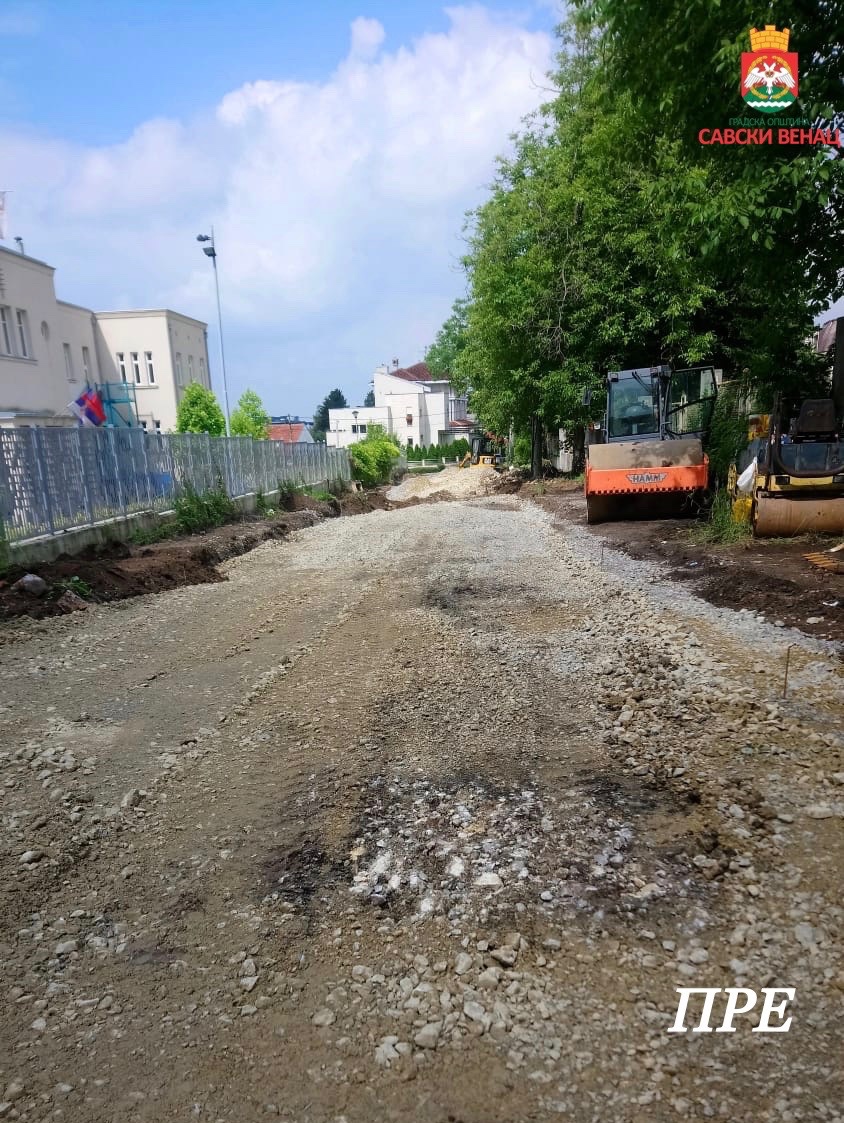 GOSavskivenac's tweet photo. Завршени радови у Улици Петра Чајковског на Сењаку. 

#gradskaopstinasavskivenac
#radovi
#rekonstrukcija
#unutarblokovskesaobracajnice https://t.co/ktW4poo1Pe