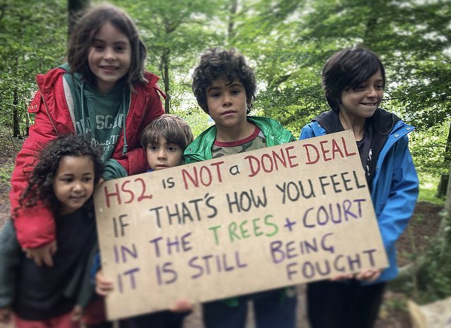 bearwitness2019's tweet photo. Young @Hs2Rebellion Rebels make a stand against @hs2ltd trainline at Jones Hill Wood where Roald Dahl was inspired to write their favorite book Fantastic Mr. Fox. @stophs2 @BorisJohnson @XRebellionUK @xryouthuk @XRFamilies @ChrisGPackham @GretaThunberg #ClimateCrisis #actnow https://t.co/2uByaJWa6T