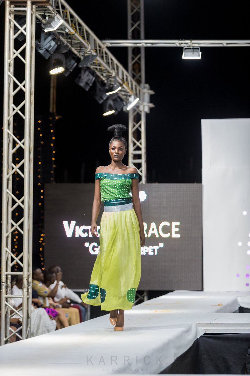 fimo228Officiel's tweet photo. @fimo228Officiel édition 2020 
Designer @victoriagrace from Nigeria https://t.co/rTuFUreThU