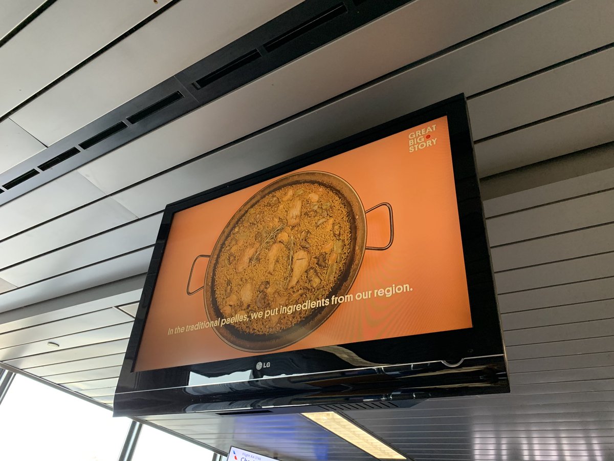 jjjjjacobo's tweet photo. Esperando mi vuelo a Charleston en Chicago O’Hare y que salgan los grandes de 🥘 @wikipaella @wikipaella_eng #valenciaeverywhere https://t.co/3BdI283Lw1
