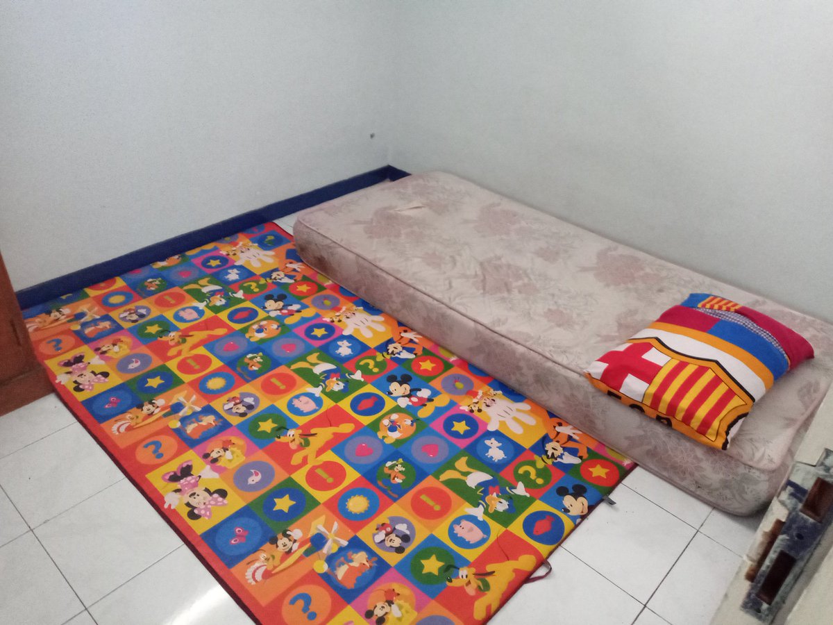 MNIbrahim96's tweet photo. Buat yang mau melaksanakan UTBK di area ITS Surabaya &amp; sekitarnya, dan butuh tempat menginap selama 1,2 atau 3 hari, bisa menyewa kos putri milik ayah saya, tarifnya murah kok, cukup 30k saja per hari, fasilitasnya lengkap, jika berminat silahkan hub di nomor 0822-4591-9684 https://t.co/XW9yykmMFC