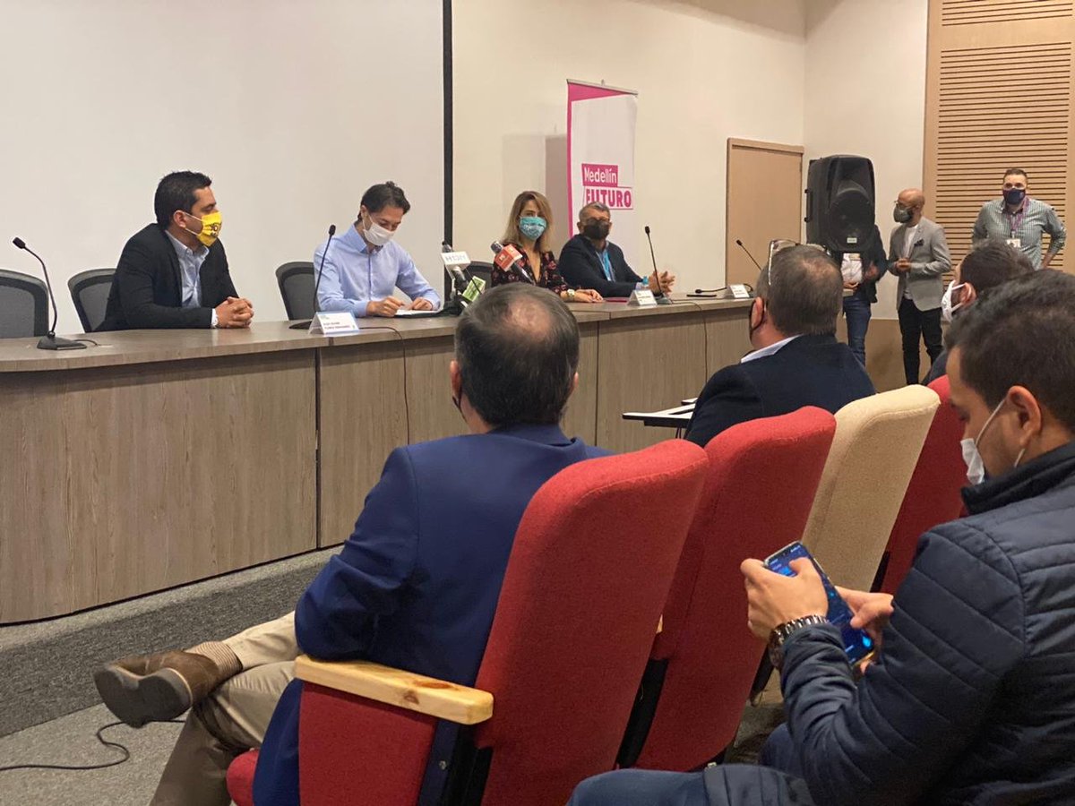 📣 La <a href="/AlcaldiadeMed/">Alcaldía de Medellín</a> anuncia Matrícula Cero para los estudiantes de las 3 IES del Municipio: @ITM_Medellin, <a href="/IUPascualBravo/">iupascualbravo</a> y el <a href="/IUColmayor/">Colmayor de Antioquia</a>. Serán más de 24 mil los estudiantes beneficiados.