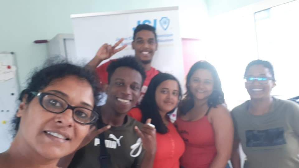 JCEStDenis974's tweet photo. Animation atelier CV Citoyen du 6 juillet par la JCE Saint-Denis de la Réunion au CRAJEP pour les Services Civiques de JB4.
#JCESDR #lajeunessestdutilitepublique #reseau #CVCitoyen #valorisation #softskills https://t.co/YuJNf2GIQx