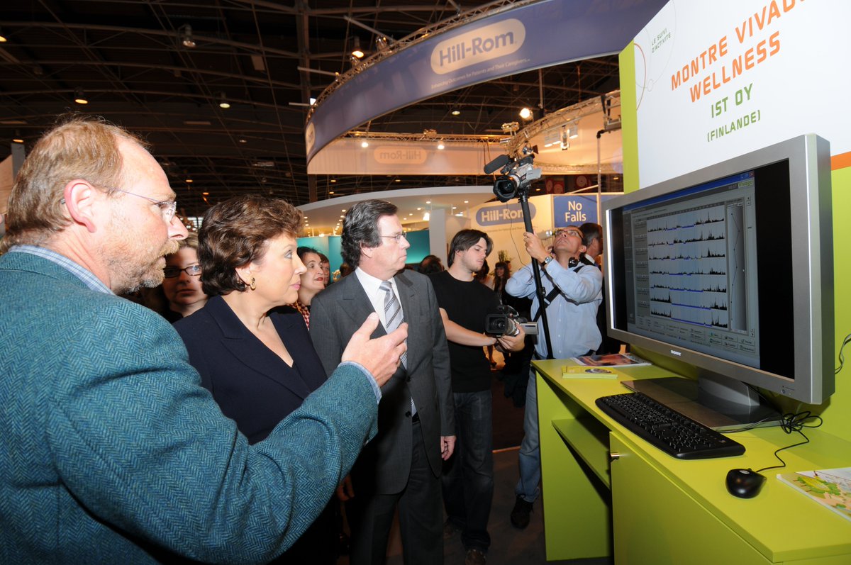 montreVIVAGO's tweet photo. L’ancienne ministre de la #Santé Roselyne #Bachelot a montré son intérêt pour la @montreVIVAGO #actigraphie
#hopital #Expo déjà en 2008 https://t.co/RlM6S16XER