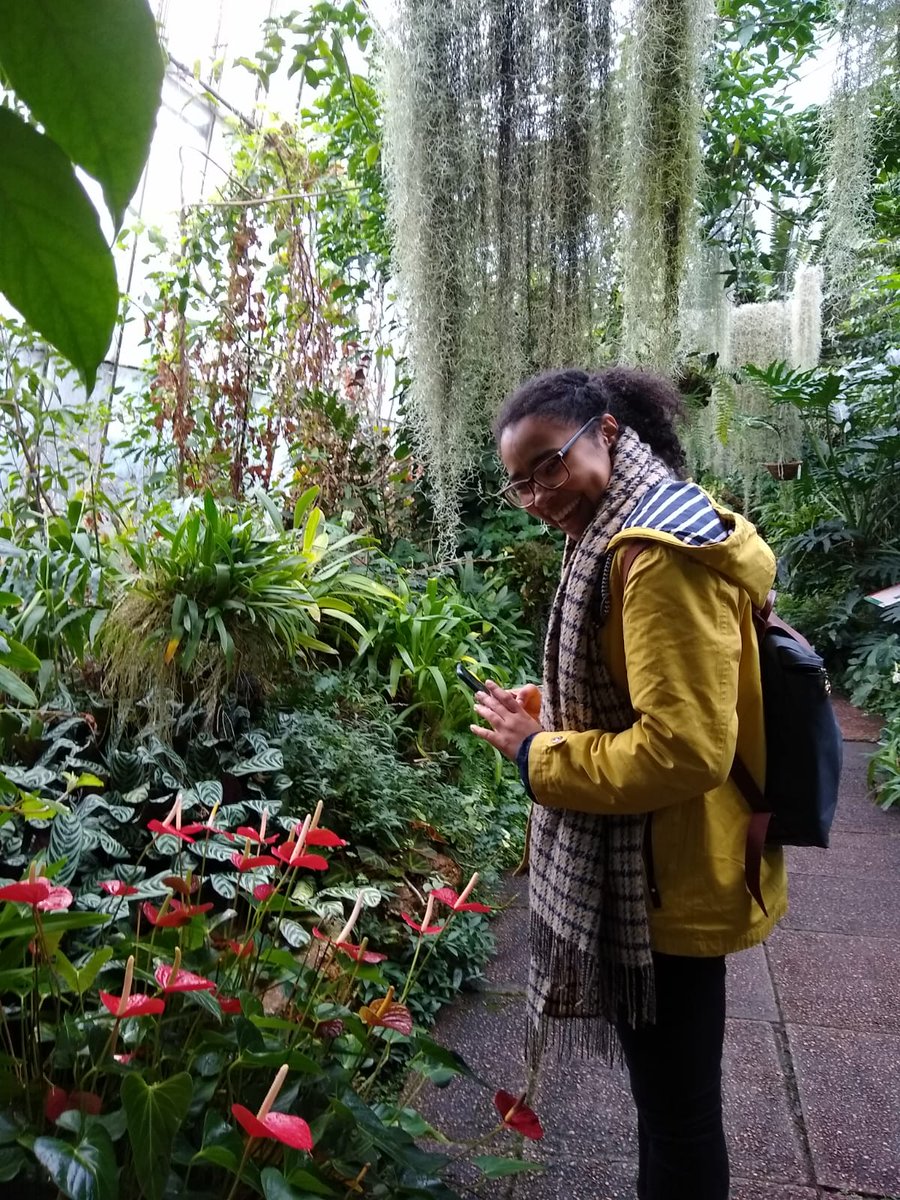When not in the lab, I can often be found exploring botanical gardens! 3/4