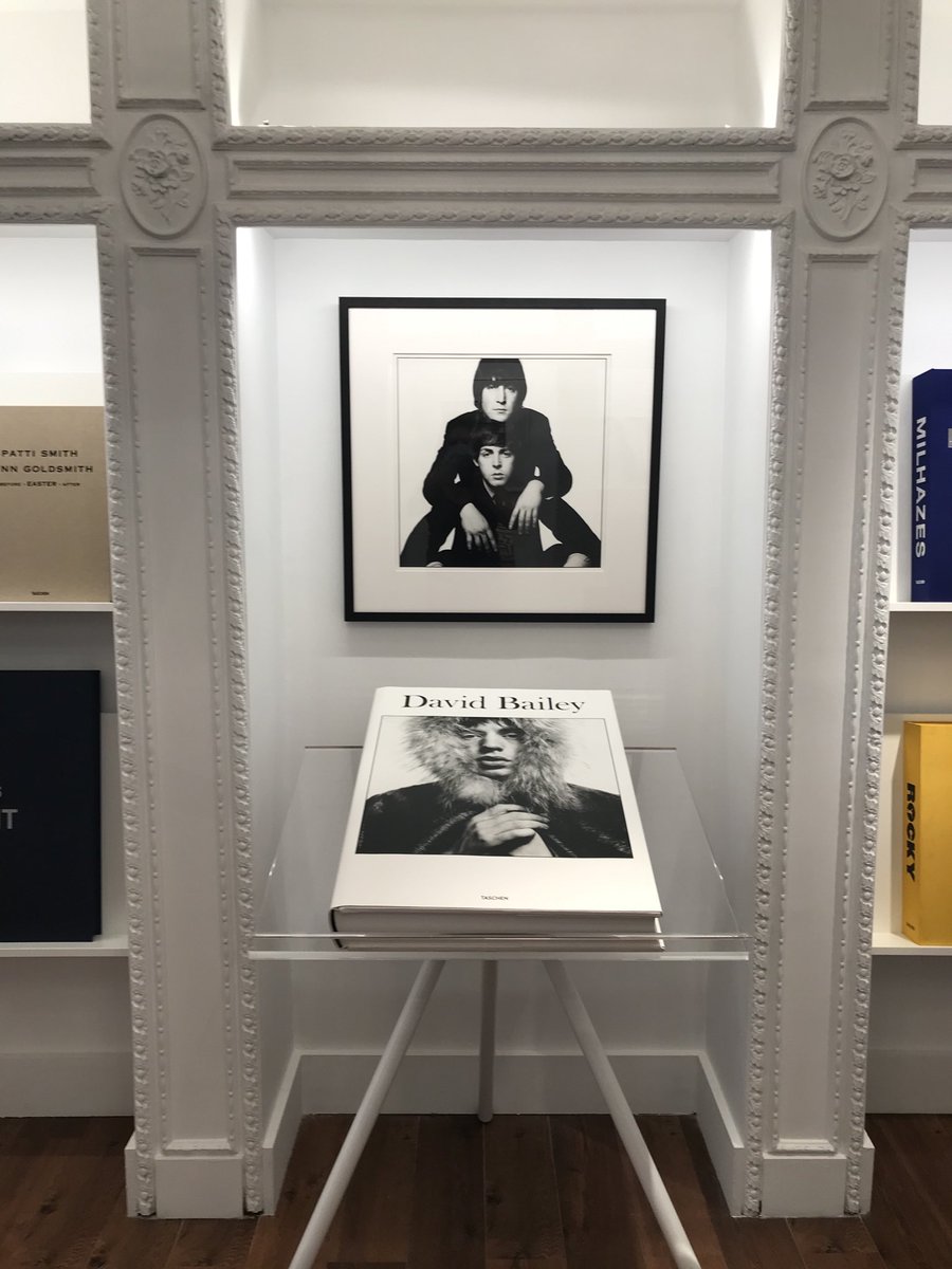 TASCHEN_Spain's tweet photo. Hemos abierto la primera librería TASCHEN en Madrid. Te esperamos en Barquillo 30 de martes a sábado. #librería #leer #arte #libros #tienda #ver #joyas #artbooks https://t.co/U7188Dg9ro