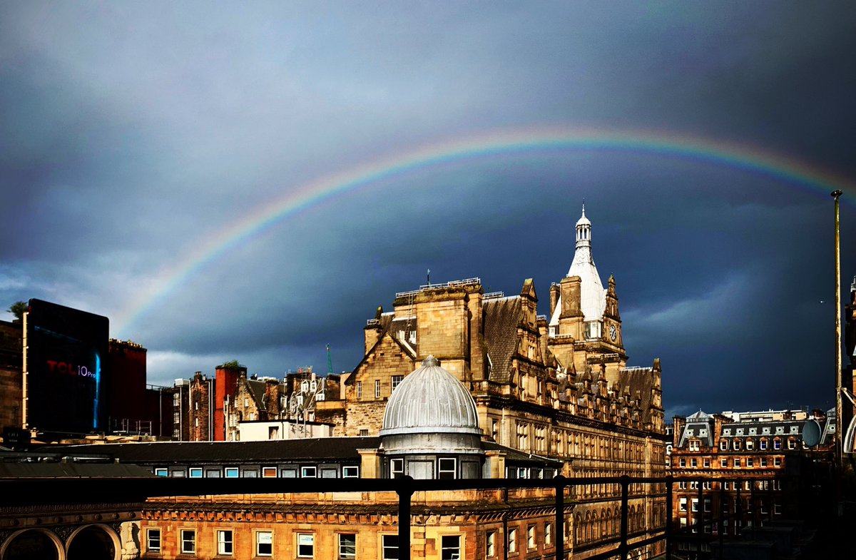 “Glas-glow Central” I love this city! #glasgow