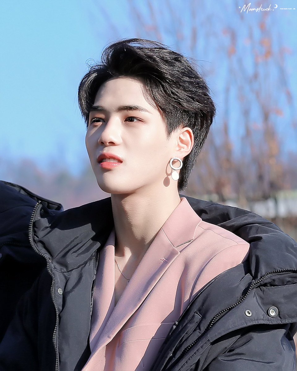 moonstruck1228's tweet photo. 좀 늦었지만 진아 생일 축하해요🎂!!!
항상 해맑게 웃어줘서 고마워요🥰
#JxR #BAEKJIN #제이엑스알 #백진 https://t.co/2Ho4NSaI3F