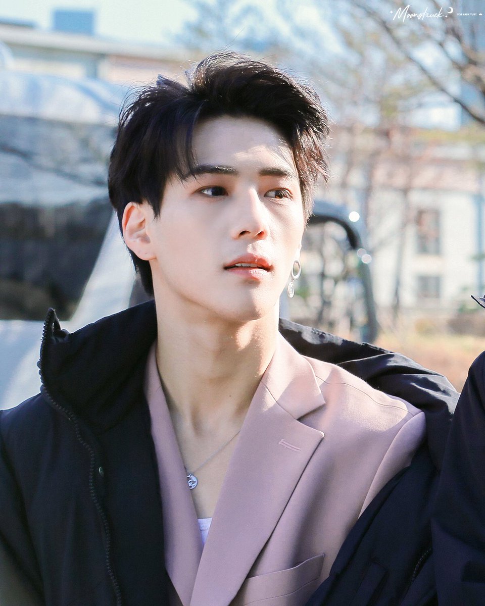 moonstruck1228's tweet photo. 좀 늦었지만 진아 생일 축하해요🎂!!!
항상 해맑게 웃어줘서 고마워요🥰
#JxR #BAEKJIN #제이엑스알 #백진 https://t.co/2Ho4NSaI3F