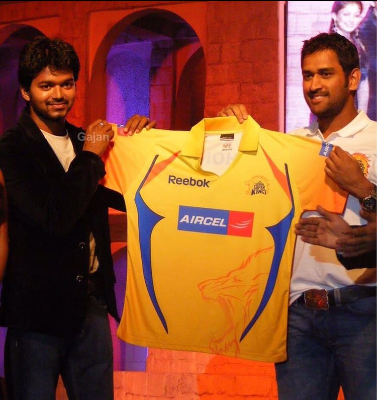 VijayTrendsPage's tweet photo. Birthday Wishes To THALA @msdhoni From THALAPATHY @actorvijay Fans ❤️ 

Waiting For Your Comeback 🙂 

#HappyBirthdayDhoni #Master https://t.co/DMfmbILcjn