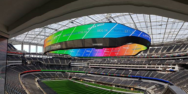 Visual_Displays's tweet image. A 70,000 sq ft, doubled-sized, centre-hung, 8mm LED videoboard in Los Angeles ‘has more LED than any other in a sports or entertainment venue’, and supports end-to-end 4K video production! 😲

ow.ly/P92Q50AnUBi #AVinstallation #LED #VideoBoard #VideoProduction