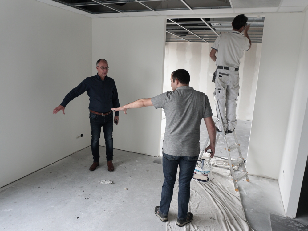 ELMAbv's tweet photo. Ons nieuwe pand is bijna af! De laaste fase is begonnen: schilderwerken, installatie E&amp;W, leggen van de vloer, ... We staan te popelen om over te gaan! Mogelijk gemaakt door Hardeman BV #gebouwinstallatie #laatstefase #elma2020 https://t.co/nvyNaOW6EP