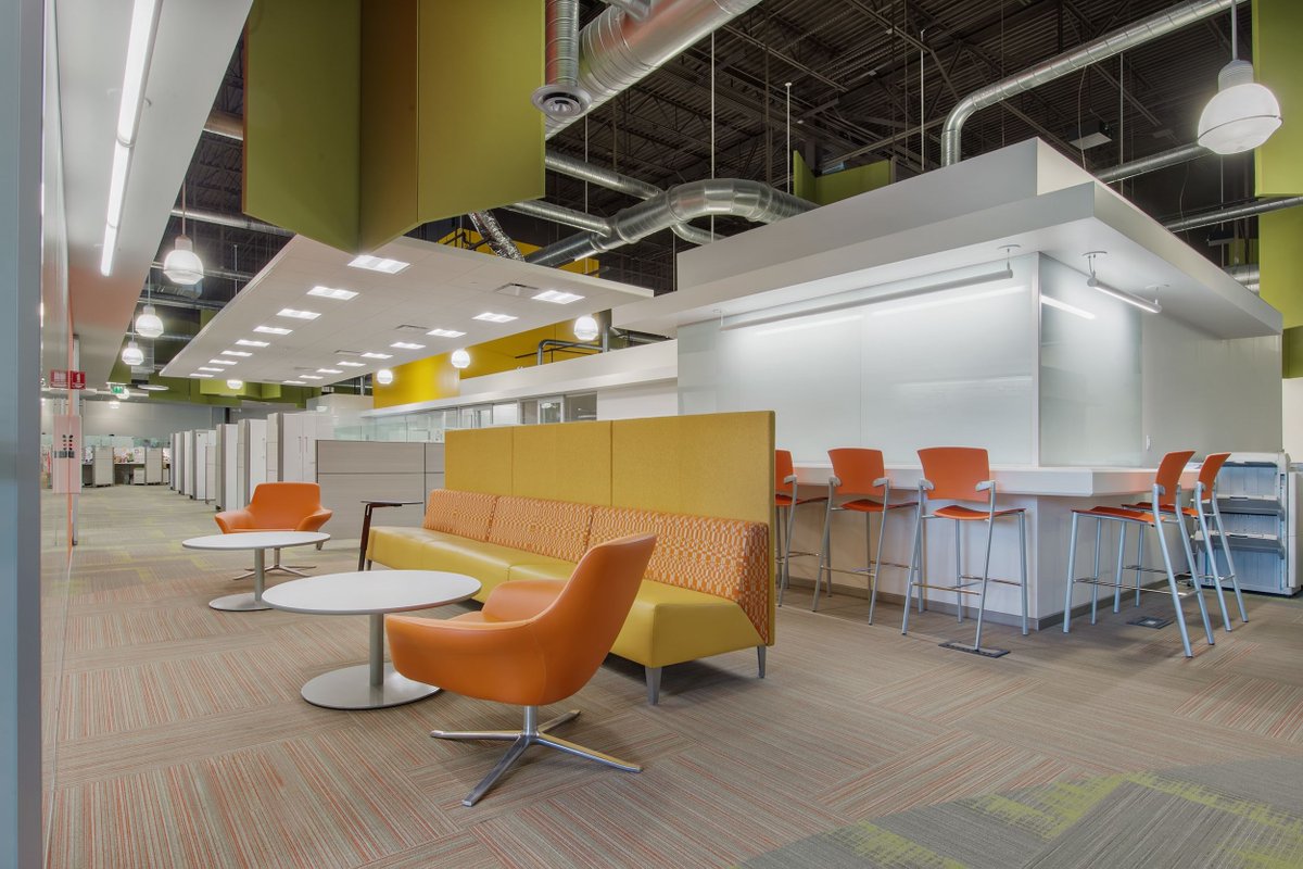 Check out Bock's - Brilliante Series pendants featured in the TSYS Payment Solutions corporate headquarters!

#decorativelighting #interiordesign #bocklight #bocklight #MadeinUSA #architecturallighting #pendantlights #interiorlighting #designdetails #designexcellence