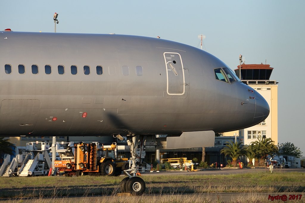 hydra_66's tweet photo. @FX_Eon vous devez connaître celui-ci 
9H-AVM #JetMagic #B757 https://t.co/3gQsPkcDh7