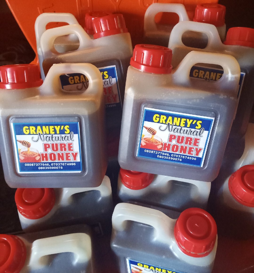 Adaluv15's tweet photo. 100% natural Honey
DM me for yours now
Ready for pick ups
#Graney's
#undiluted https://t.co/hFUdGuhLrH