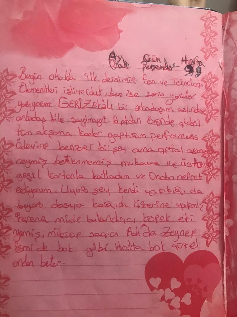 sirsemm's tweet photo. Günlüğümü buldum... yıl 2013😂
Zeynep aslanım burdaysan görüşmemiz gereken bir husus var https://t.co/WJoV0WHUqu