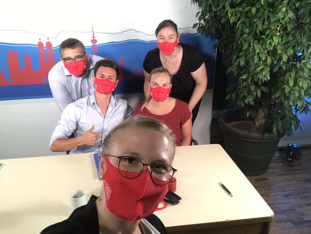 Auch das Team im Studio freut sich auf die Woche! #FOBIDIGITAL mit <a href="/Schoenith_Media/">Schoenith Media</a> @MEventsEurope und @interplan_de 👨‍💻