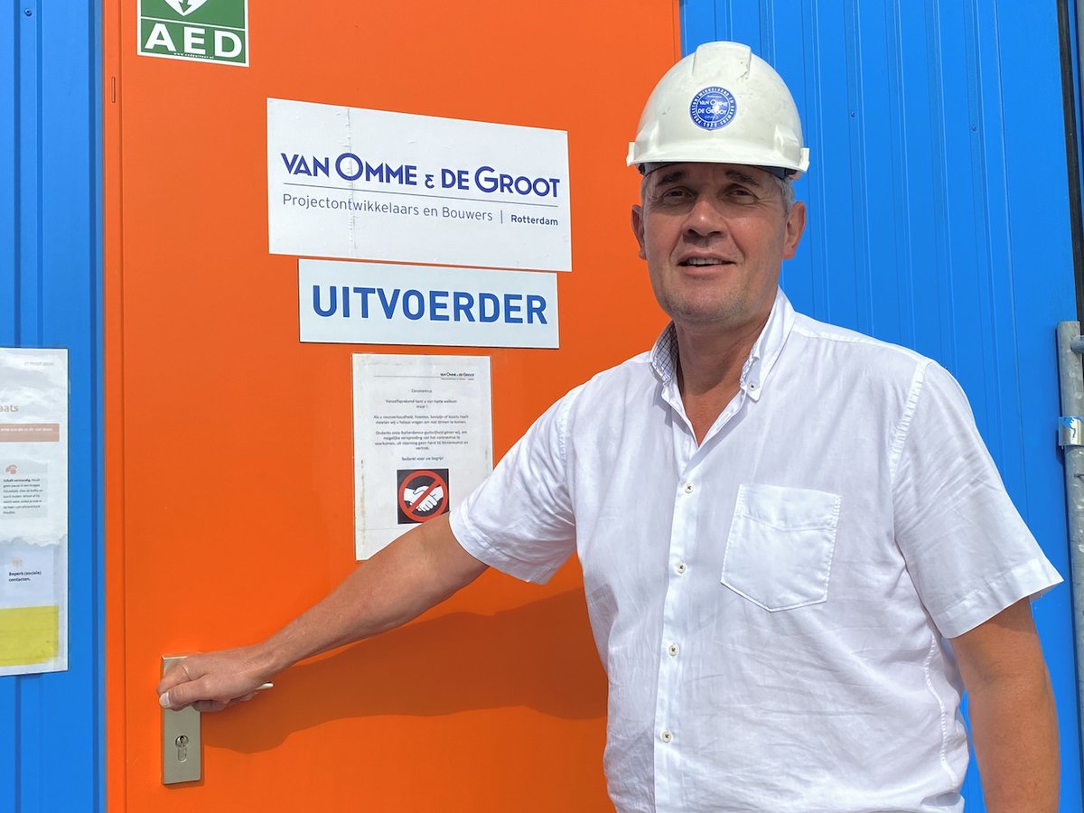 Meet Frans Lap: hoofduitvoerder op de bouwplaats van Bay House. Via deze link geeft hij je een update over de bouw van Bay House &amp; MGallery: bayhouse.nl/nieuws/bay_hou… #bayhouse #bayhouserotterdam #mgallery #bouwnieuws #rotterdamrijnhavendistrict #rijnhavenrotterdam #rotterdam