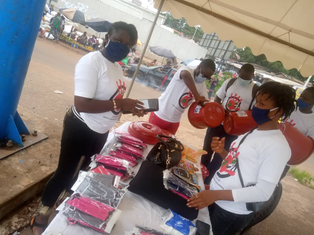 Freiner à tout prix la propagation du Covid-19 en Guinée, c'est dans ce contexte que le collectif #MouCoronaKhaninma appuyé par l'OIM, a fait une campagne de sensibilisation du 3 au 5 juillet auprès des taximetres, moto et Magbanas de Ratoma et de Matoto.#StopCOVID19GN #Oimguinée