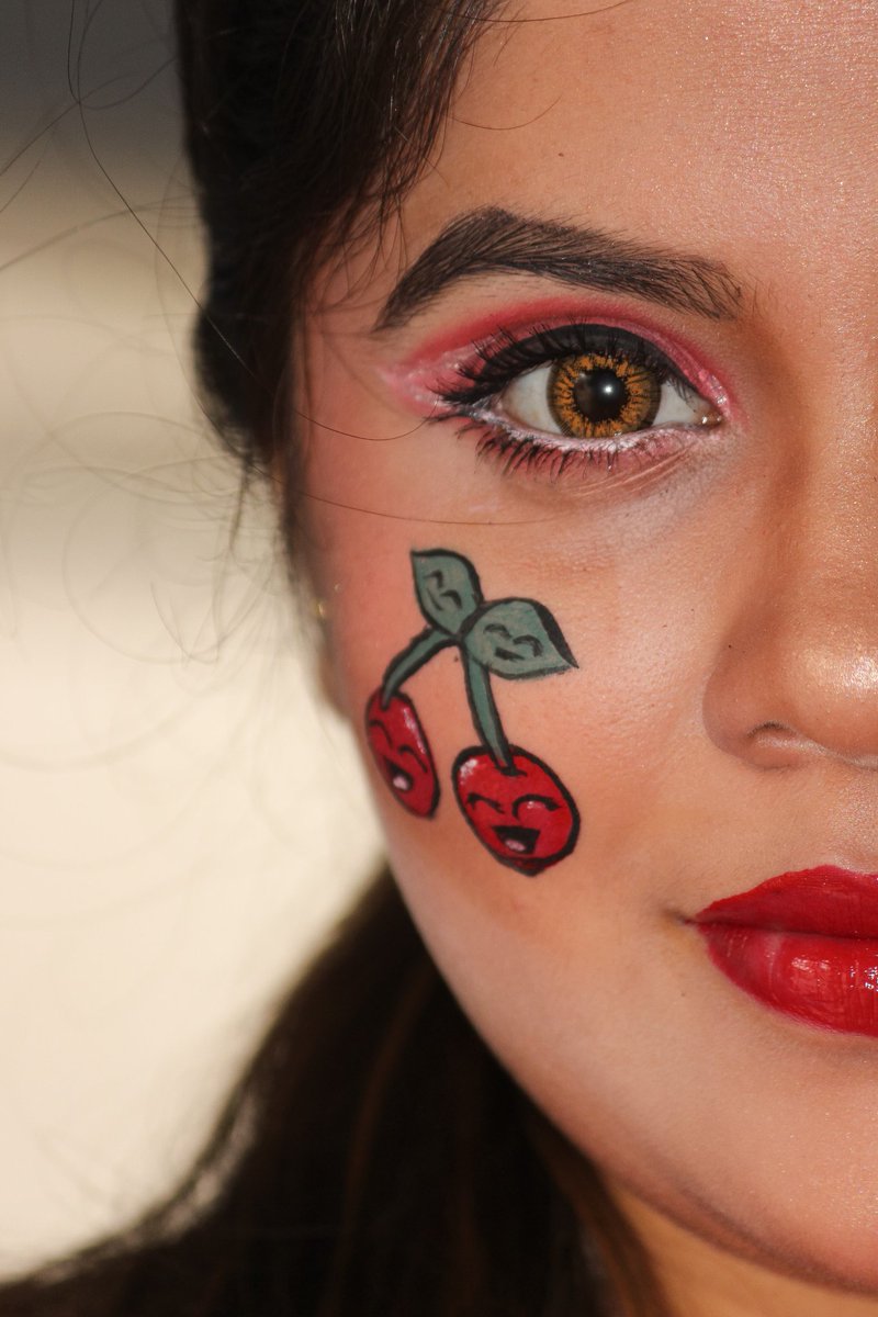 SubhasmitaSah20's tweet photo. Cherry MaKeuP ๐ #MakeupAddict #makeupideas #makeuplover #mkaeuplook #makeupstyle #cherrymakeup #makeupart #facemakeup #makeupvibes https://t.co/XIl3bUUjQ9