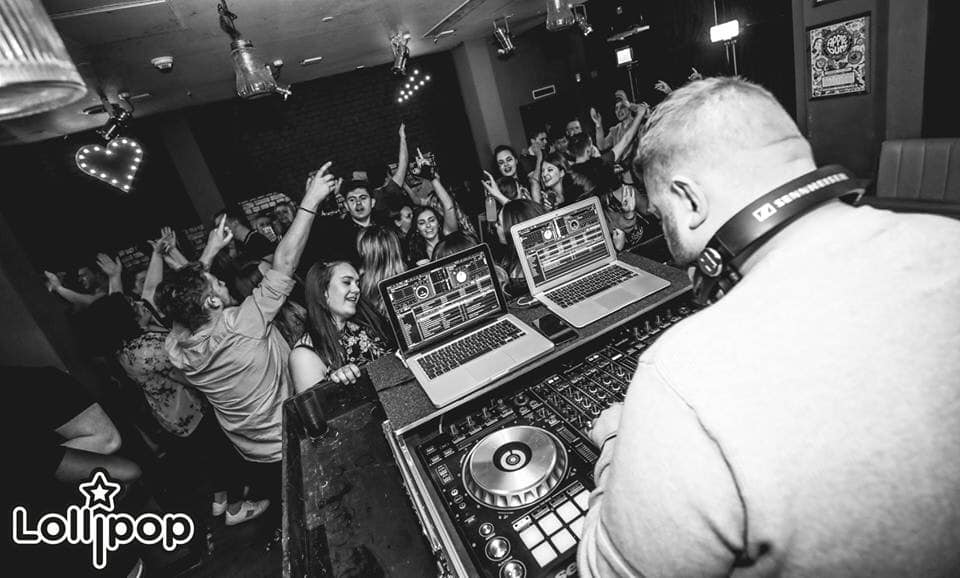 DjCalH's tweet photo. Who's ready .....❓

Its ok you still have 2 more sleep until the biggest half hour on radio for a Wednesday night. 🛏

Tune in to @BBCRadioSolent   Wednesday evening to hear The Virtual Night Club with @DjCalH 🧡 https://t.co/So4IRIpSK7