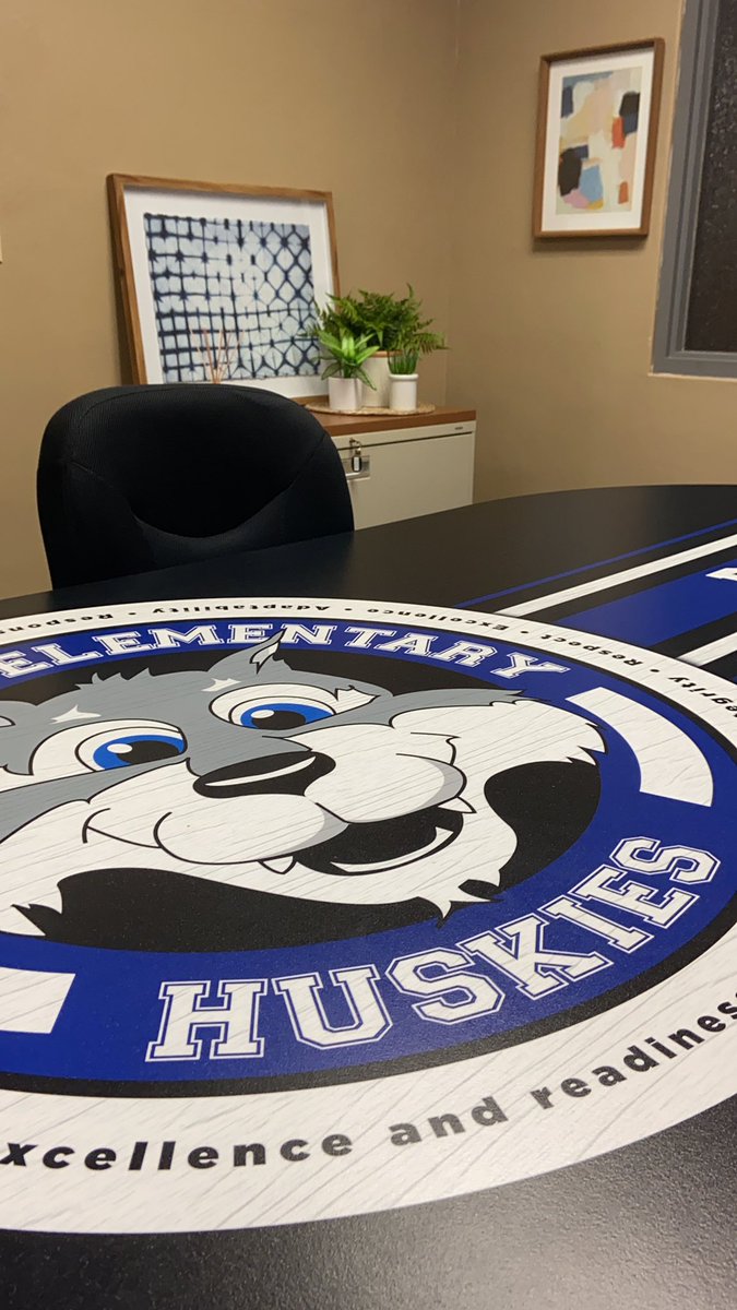 molmeyer's tweet image. #HuskyPride is in full force! Day 3- let’s go! So grateful for the opportunity to serve in this amazing community!