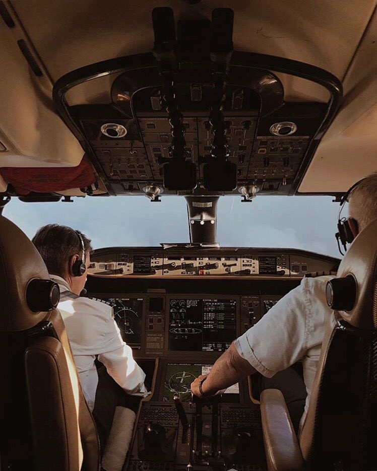 vistajet's tweet photo. Fly with the experts. #VistaJet https://t.co/yaELcxIWUG