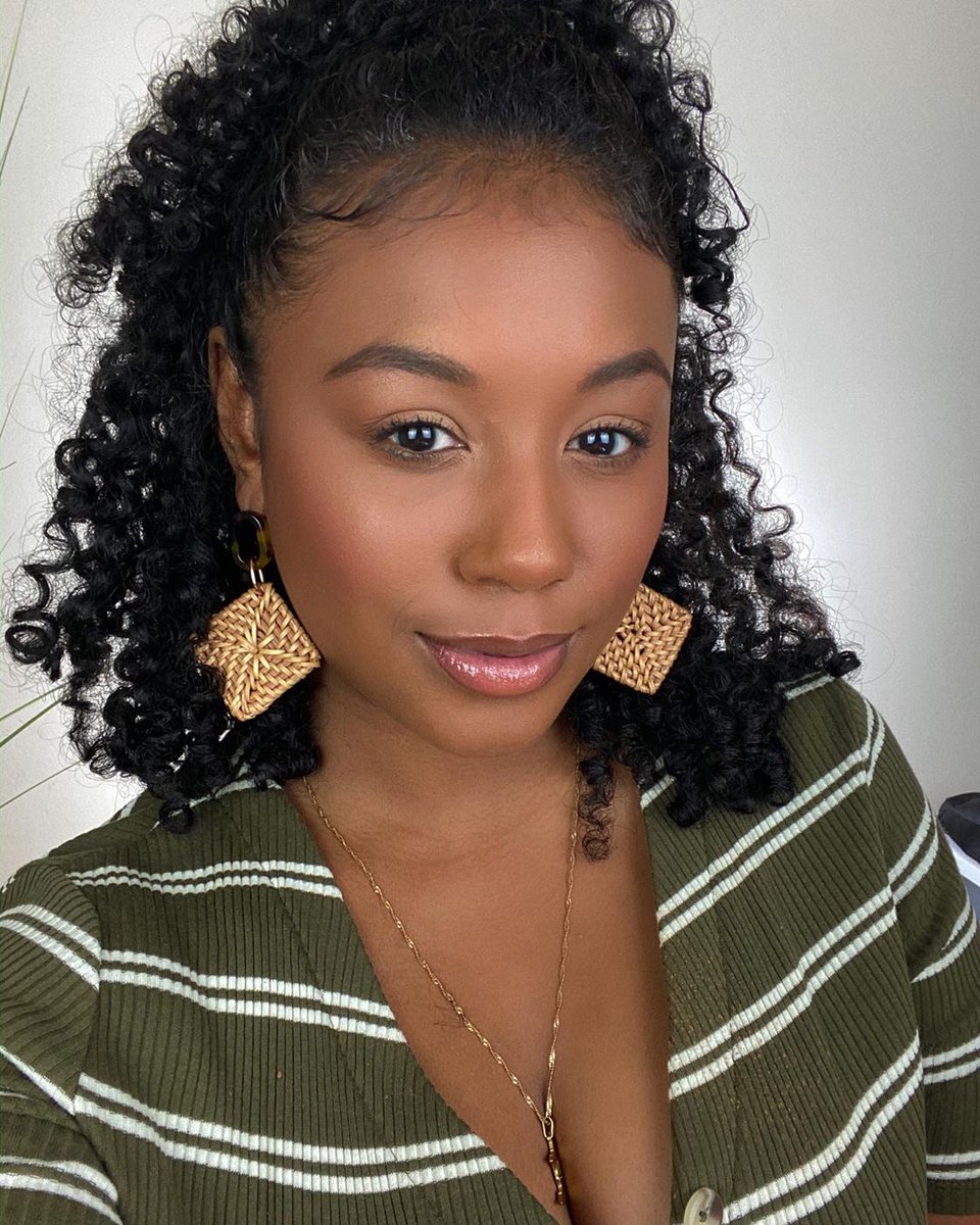MentedCosmetics's tweet photo. The look you give when you know your brows are SNATCHED ๐๐! @its.sarahmae in #BROWDOWN.
Shop here: https://t.co/FFZ5bp06pl
__
#mentedcosmeticsย #makeupforwoc #brownskinpoppin #melaninmakeupdaily #brownskingirl #brownskingirls #highbrow #highbrowcollection #highbrowpenci https://t.co/hwPho60ZNl