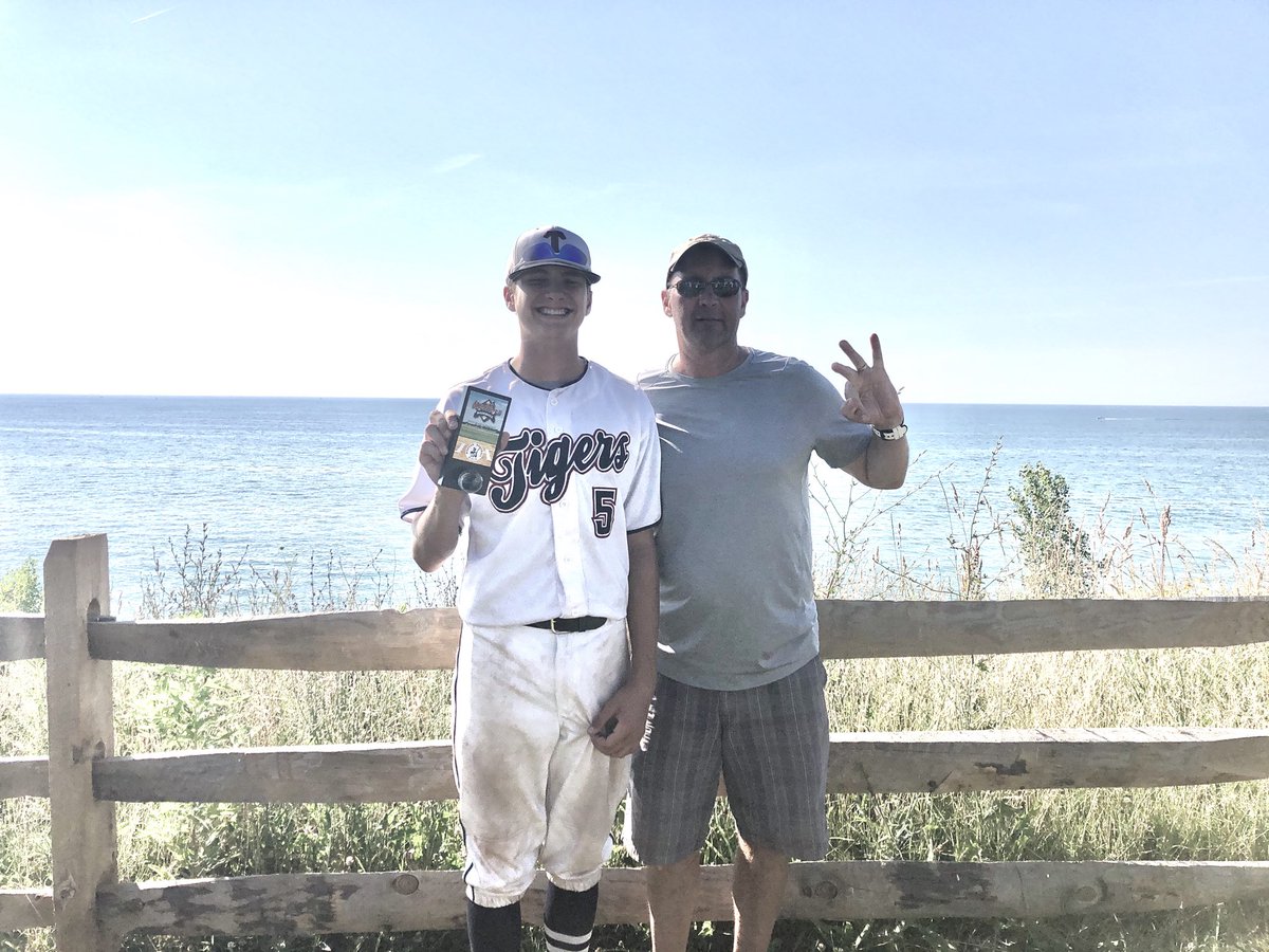 ScottaKeener's tweet photo. Twinsburg 14u Champs of Mentor Firecracker Tourney! 5-0 record in 28 team field. Fortune to come away with 6-5 win vs. Jackson Purple. 3rd straight weekend Tourney titles. 13 wins in row. #4Bees #8Tigers https://t.co/SlYhOODlar