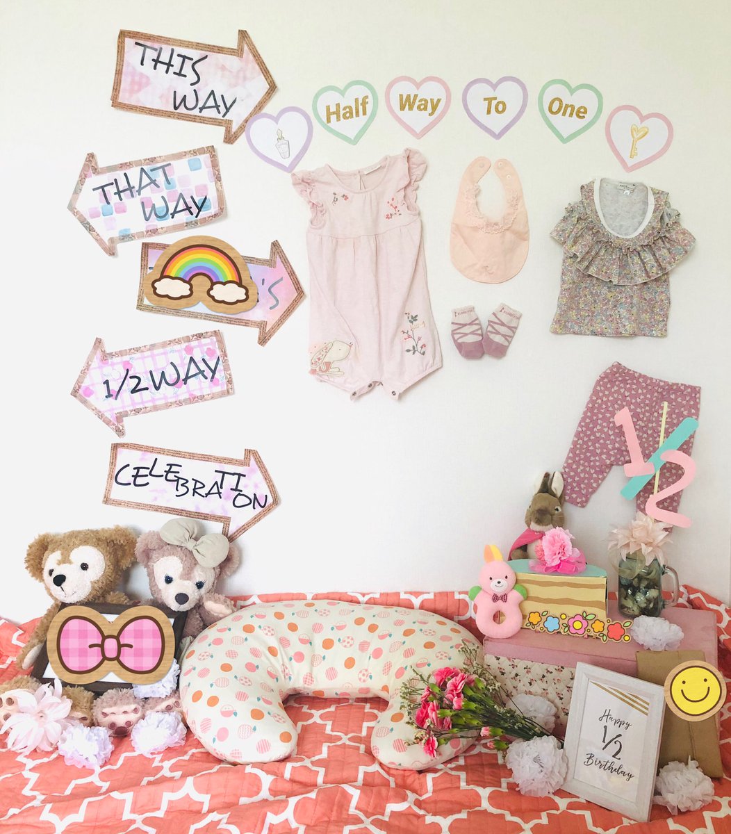 rosequartz_h's tweet photo. 先日のハーフバースデーの続き。
自宅を写真スタジオみたくしたくて、手作りでピンクをテーマに頑張ってみた。本当に自己満。笑
#ハーフバースデー #自宅写真館 #ピンク #女の子 #親の自己満 #赤ちゃん #thiswaythatway #手作りバースデーフォト https://t.co/pI6DN5WP1a