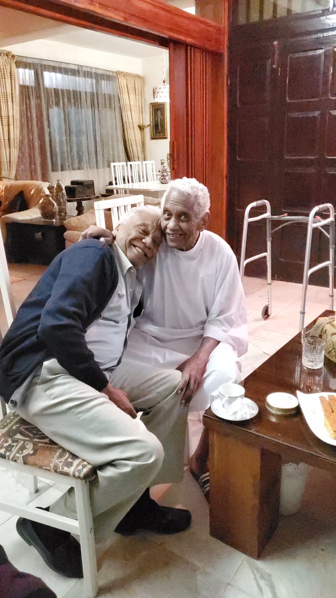 sudalove_'s tweet image. I want a friendship/bond that's like my dads &amp;amp; Dr. Jaafar Ibn Ouf 😭♡😭♡😭♡😭♡😭♡😭♡😭♡😭♡😭♡😭
عايزة صداقة زي صداقة والدي ود. جعفر ابن عوف