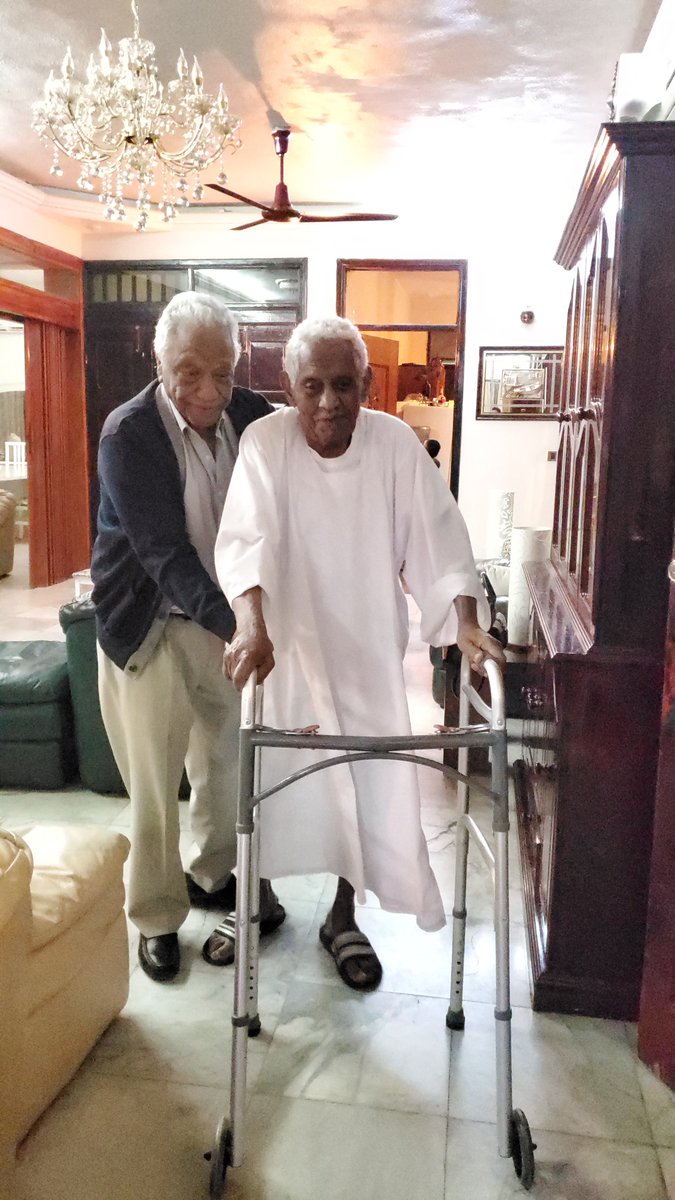 sudalove_'s tweet image. I want a friendship/bond that's like my dads &amp;amp; Dr. Jaafar Ibn Ouf 😭♡😭♡😭♡😭♡😭♡😭♡😭♡😭♡😭♡😭
عايزة صداقة زي صداقة والدي ود. جعفر ابن عوف